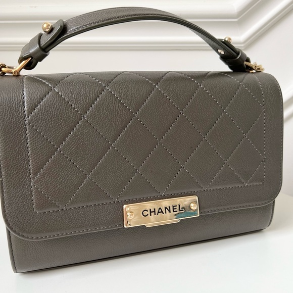CHANEL LABEL CLICK FLAP BAG - Picture 4 of 14
